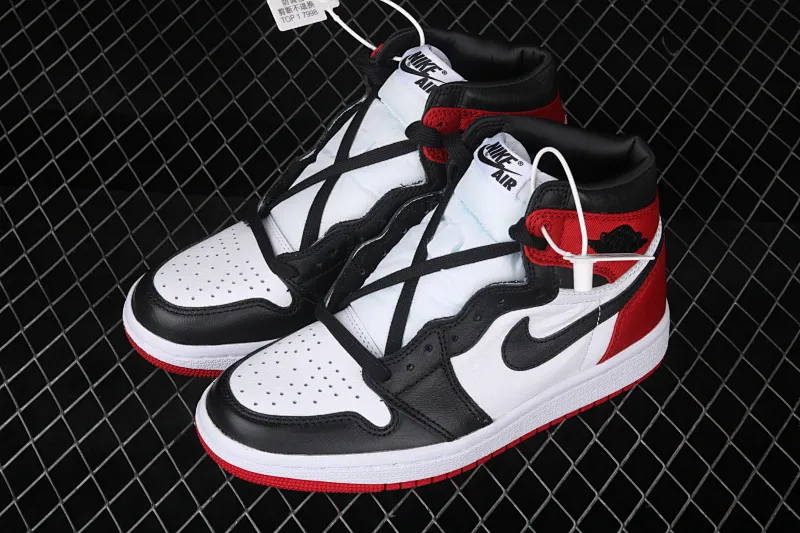 All categories Air Jordan Jordan series basketball shoes Air Jordan 1 High Air Jordan AJ1 Satin WMNS "Black Toe" AJ1 classic replica Joe 1 silk black toe CD0461-016